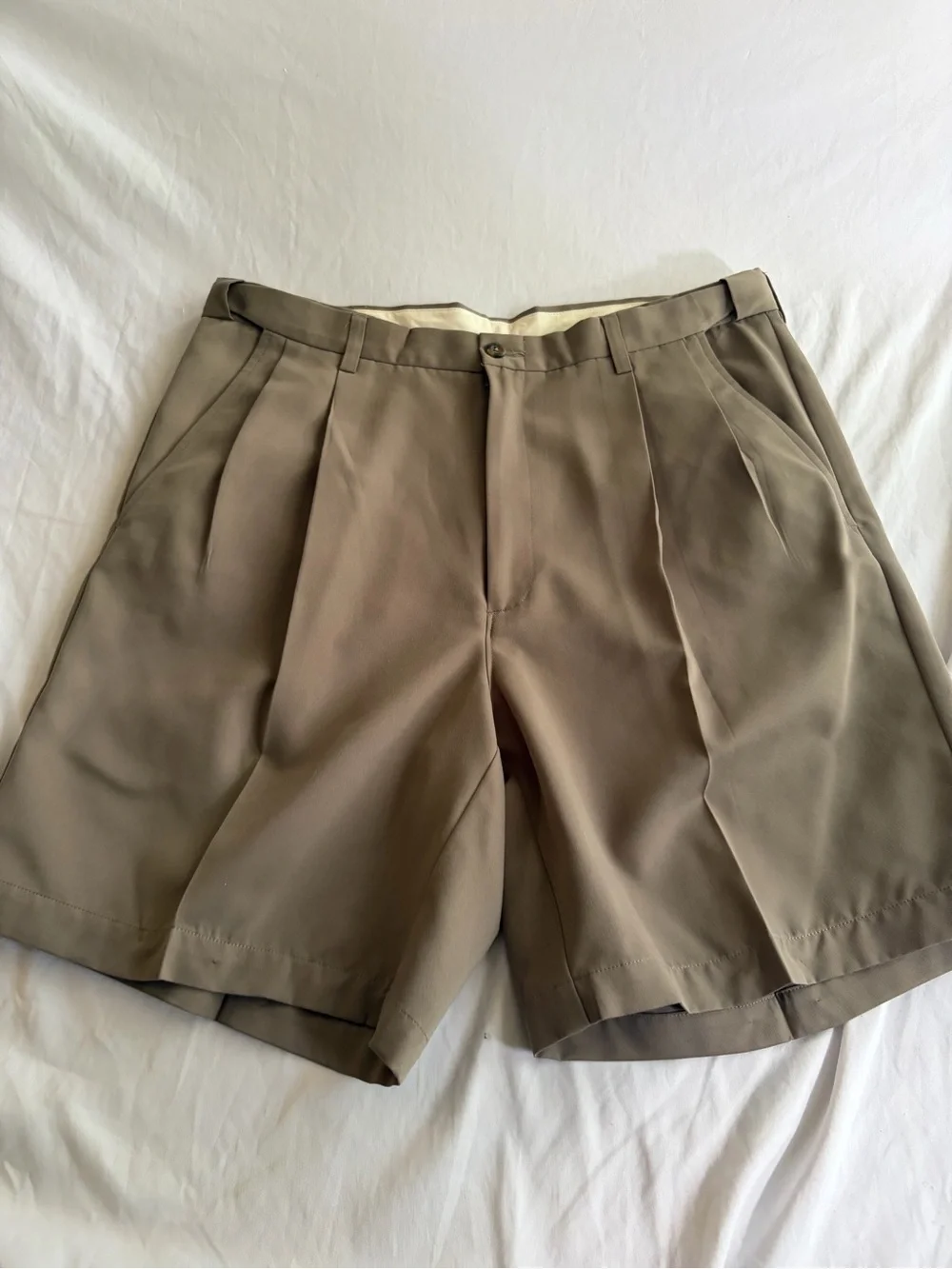 Haggar Generations Pleated Khaki Shorts Size 34 Men’s Casual Shorts